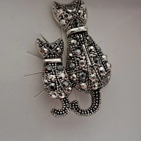 cat brooch - Picture 2 of 3